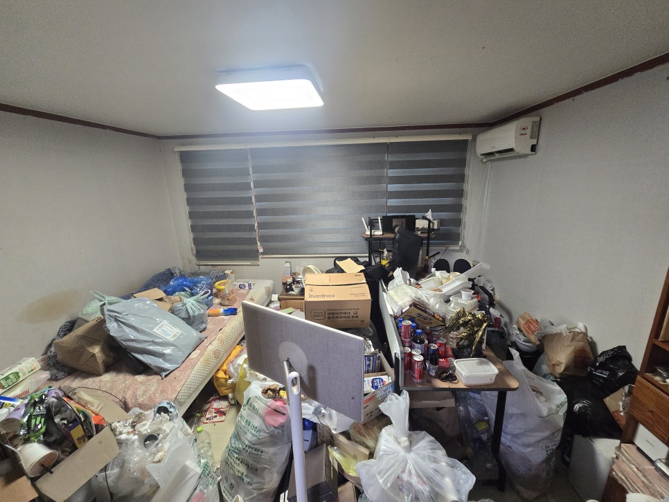 수원 권선구 집 쓰레기 청소 현장 작업 사진 8